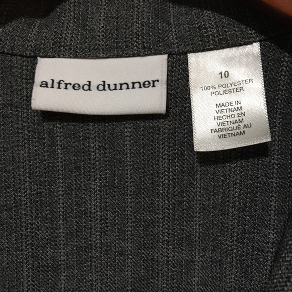 Women’s 2pc dress pant suit - Picture 3 of 3